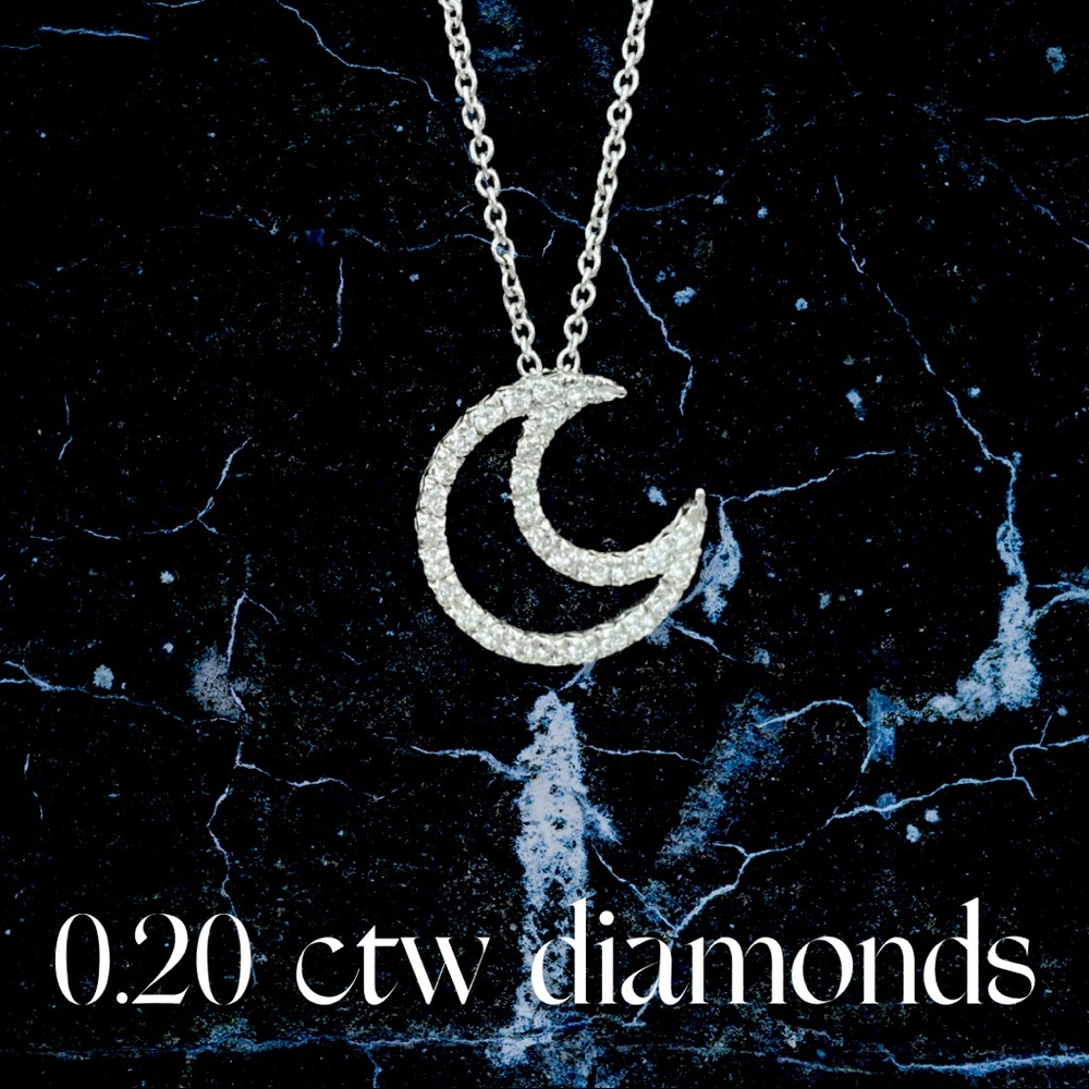 18k White Gold Crescent Moon Pavé Diamond Necklace